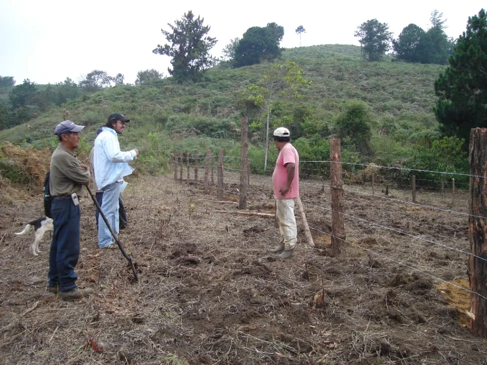 Los primeros pasos de Amatea en el PNN Farallones de Cali · 2003